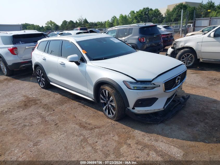 2020 Volvo V60 Cross Country T5 Momentum VIN: YV4102WK2L1038110 Lot: 39899756