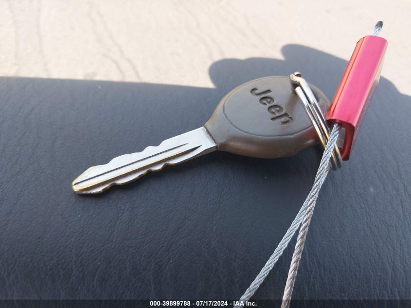 2000 Jeep Grand Cherokee Laredo VIN: 1J4G248S2YC261379 Lot: 39899788