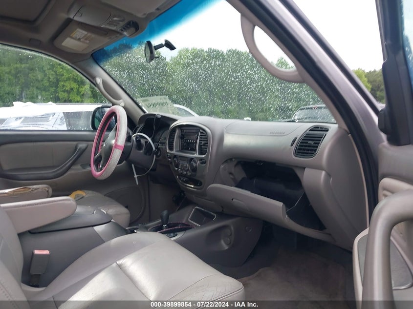 2001 Toyota Sequoia Limited V8 VIN: 5TDBT48A51S046457 Lot: 39899854