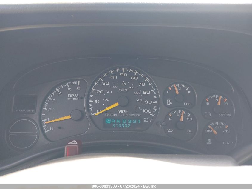 2001 Chevrolet Tahoe C1500 VIN: 1GNEC13T11R174611 Lot: 39899909