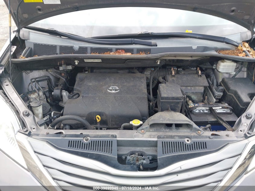 2011 Toyota Sienna Xle VIN: 5TDDK3DC7BS027844 Lot: 39899945