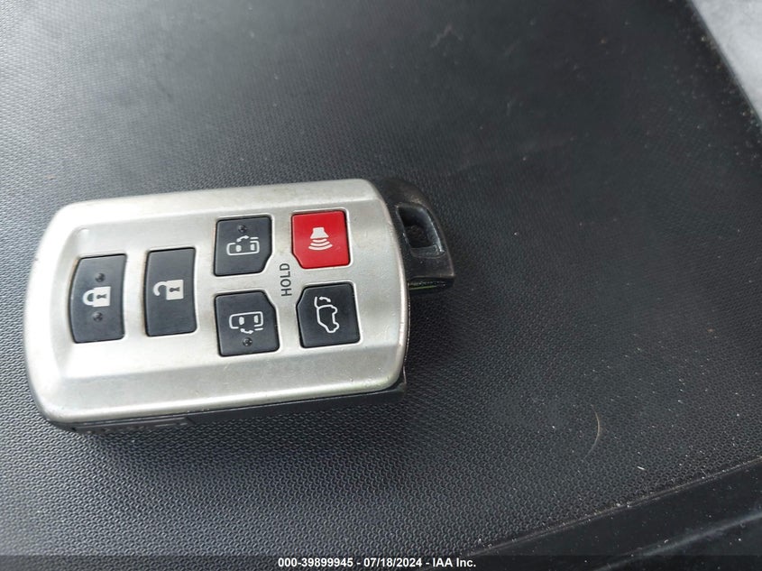 2011 Toyota Sienna Xle VIN: 5TDDK3DC7BS027844 Lot: 39899945