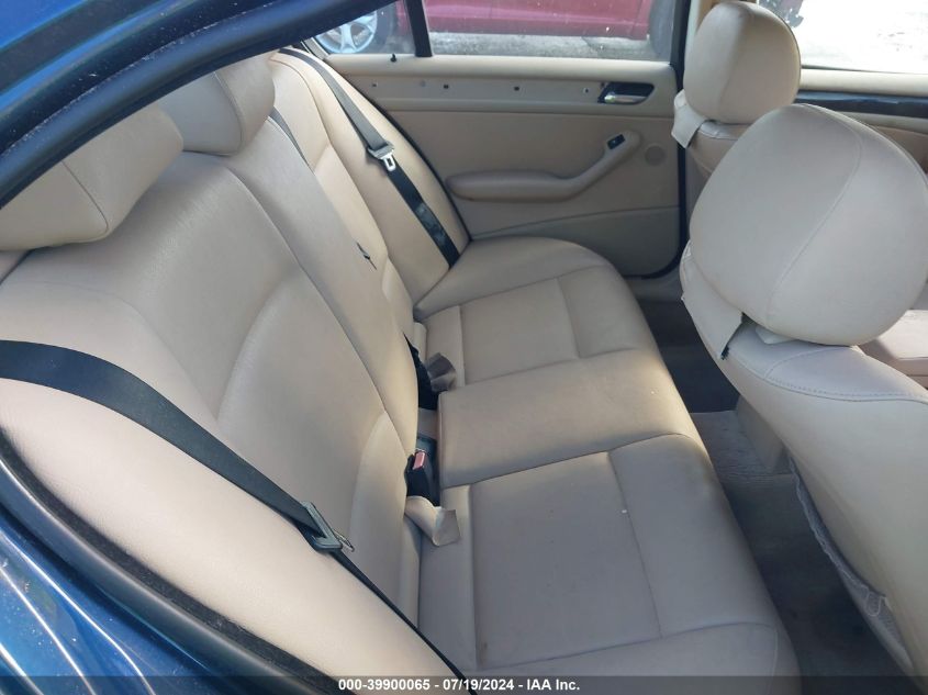 2003 BMW 3 Series 325I VIN: WBAET37463NJ35530 Lot: 39900065