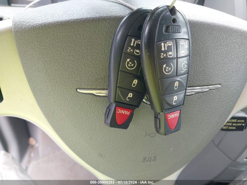 2010 Chrysler Town & Country Touring VIN: 2A4RR5D16AR126040 Lot: 39900283