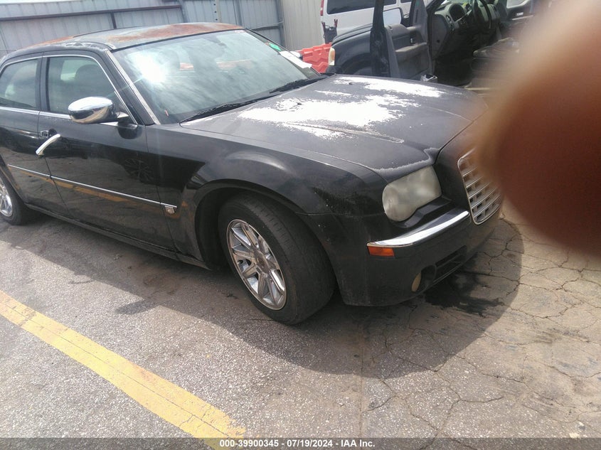2005 Chrysler 300C VIN: 2C3JA63H35H651992 Lot: 39900345