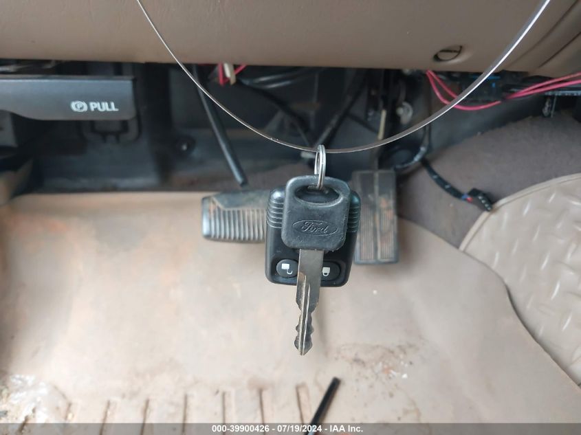 2000 Ford F350 Super Duty VIN: 1FTWW33F8YEB50009 Lot: 39900426