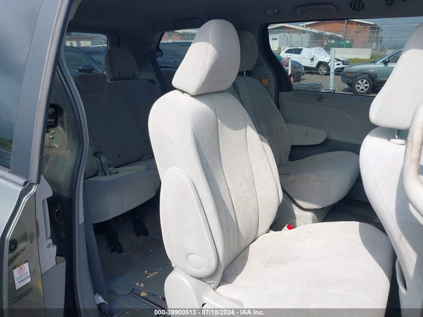 2012 Toyota Sienna Le VIN: 5TDKA3DC6CS013624 Lot: 39900513