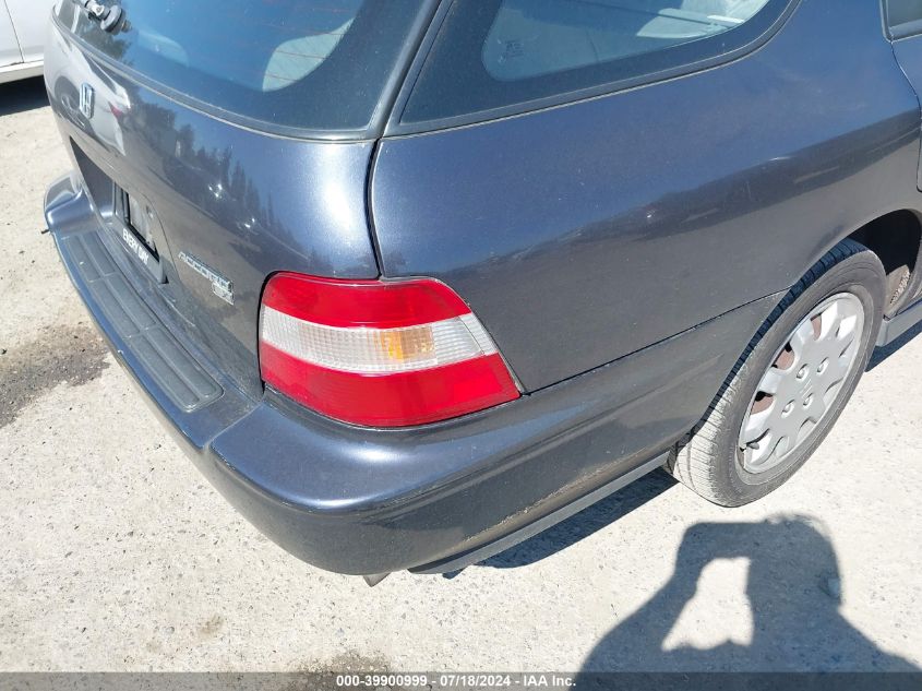 1995 Honda Accord Lx VIN: 1HGCE182XSA012827 Lot: 39900999