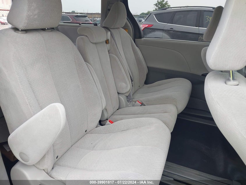 2011 Toyota Sienna Le V6 VIN: 5TDKK3DC4BS003590 Lot: 39901817