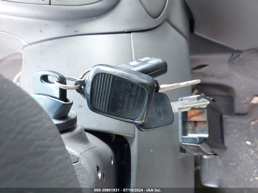 2000 Ford Expedition Xlt VIN: 1FMPU16L0YLB78135 Lot: 39901931