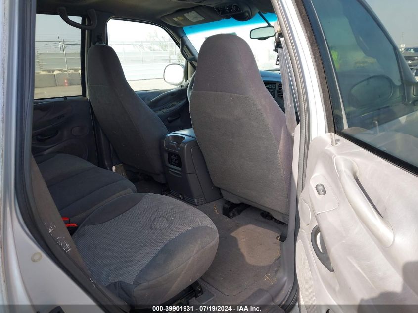 2000 Ford Expedition Xlt VIN: 1FMPU16L0YLB78135 Lot: 39901931