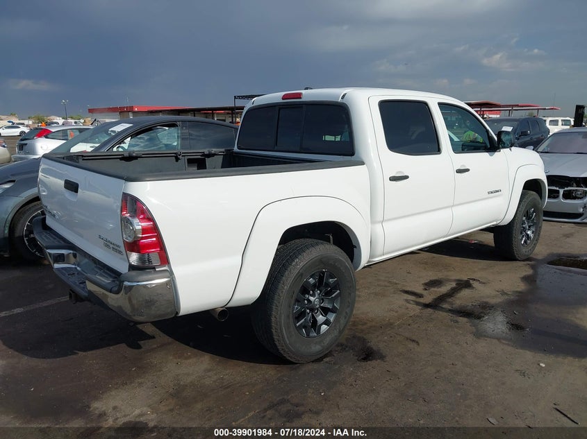 2011 Toyota Tacoma Double Cab Prerunner VIN: 3TMJU4GN7BM115647 Lot: 39901984