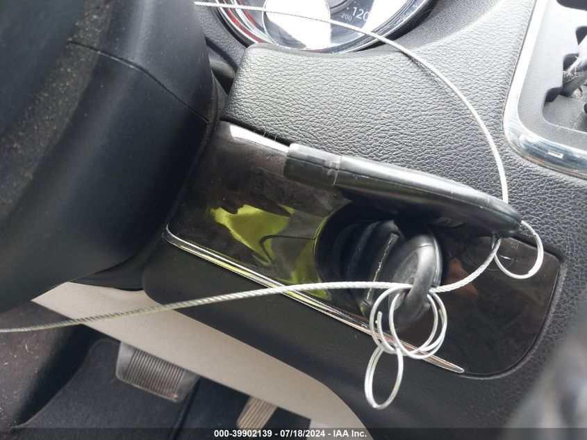 2011 Chrysler Town & Country Touring VIN: 2A4RR5DG8BR775456 Lot: 39902139