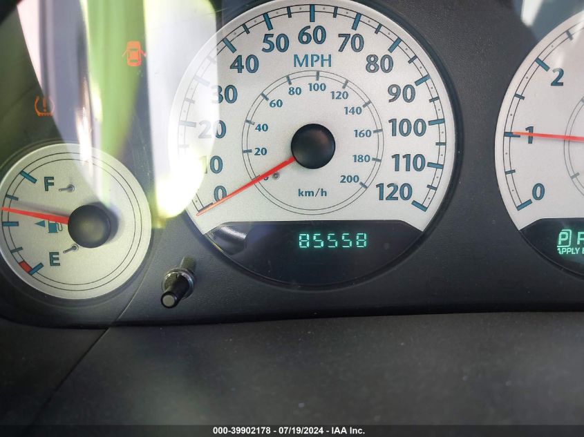 2005 Chrysler Town & Country Touring VIN: 2C4GP54L15R204251 Lot: 39902178