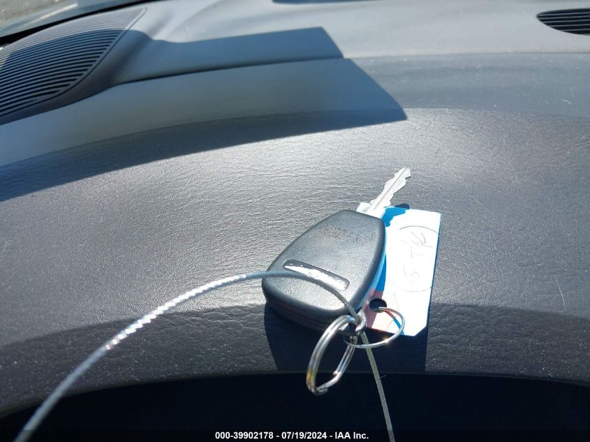 2005 Chrysler Town & Country Touring VIN: 2C4GP54L15R204251 Lot: 39902178