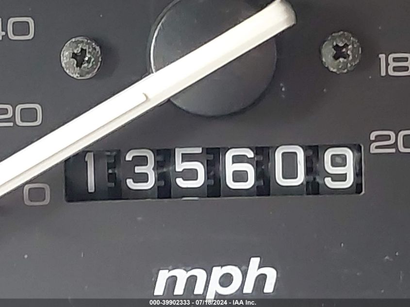 2000 Honda Cr-V Lx VIN: JHLRD284XYC015584 Lot: 39902333