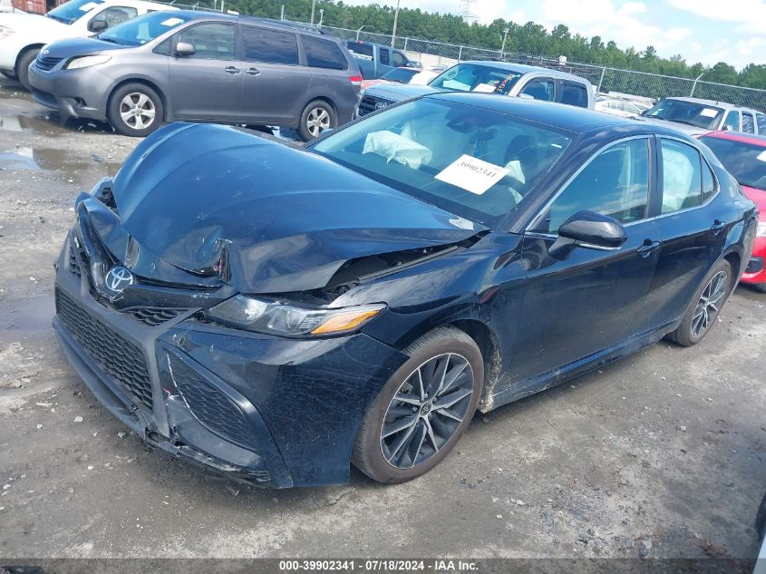 4T1G11AKXRU870079 2024 TOYOTA CAMRY - Image 2