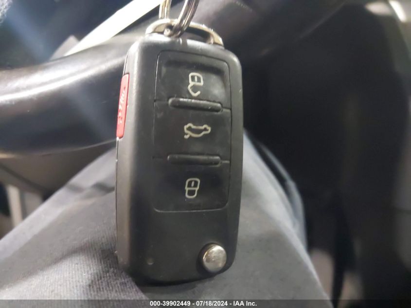 2015 Volkswagen Passat 1.8T Limited Edition VIN: 1VWAT7A36FC103196 Lot: 39902449