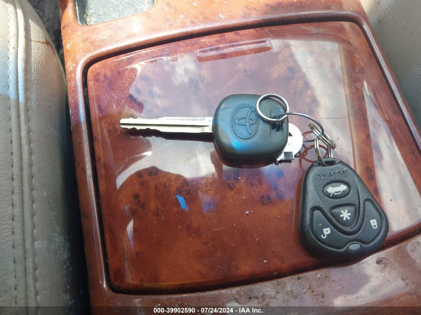 2004 Toyota Camry Xle VIN: 4T1BE30K74U323744 Lot: 39902590