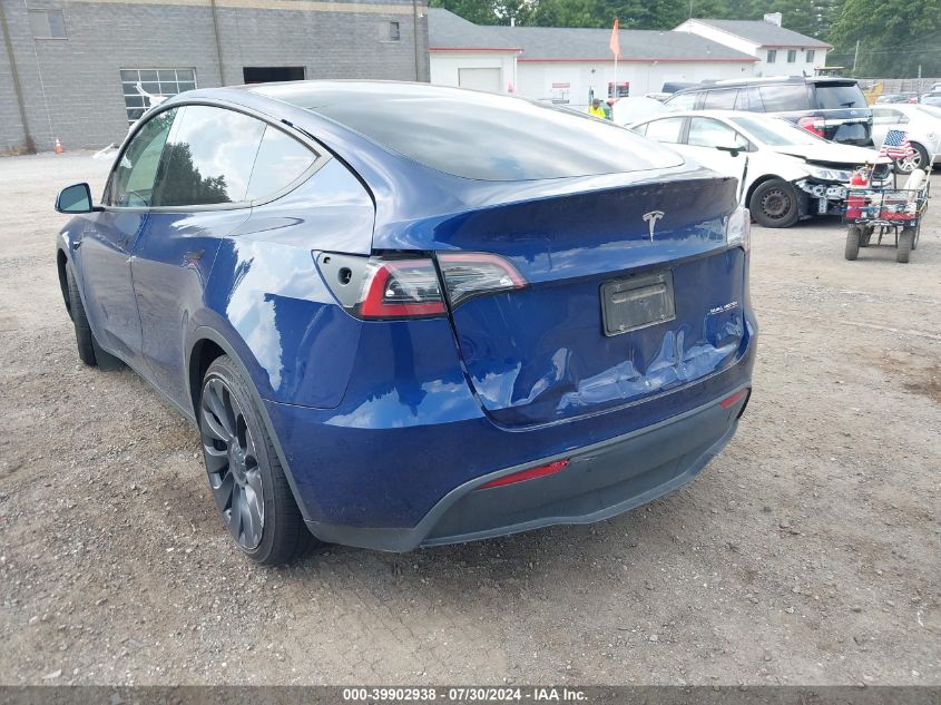 2022 Tesla Model Y Performance Dual Motor All-Wheel Drive VIN: 7SAYGDEF7NF372563 Lot: 39902938