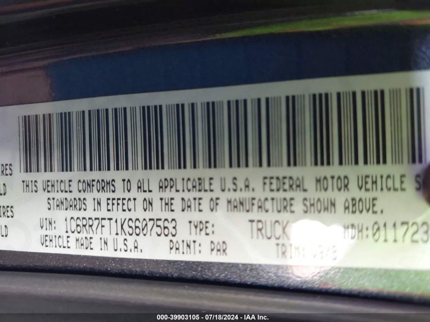2019 Ram 1500 Classic Express Quad Cab 4X4 6'4 Box VIN: 1C6RR7FT1KS607563 Lot: 39903105