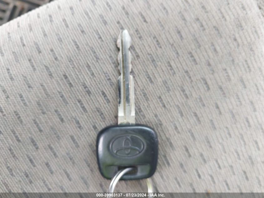 2003 Toyota Camry Le VIN: 4T1BE32K43U650114 Lot: 39903137