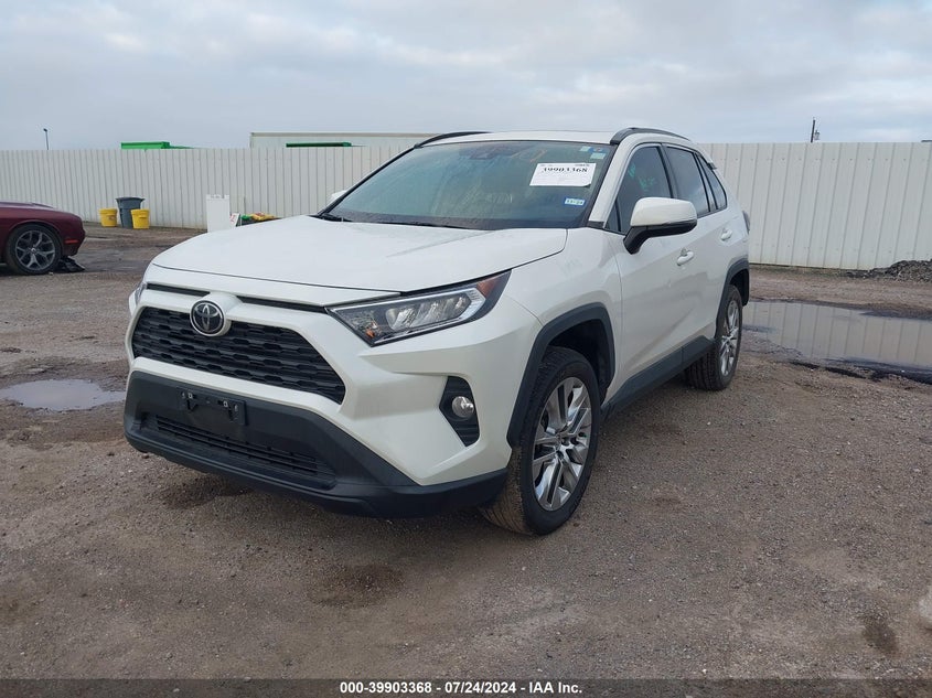 VIN 2T3C1RFV4MW117180 2021 TOYOTA RAV4 XLE PREMIUM