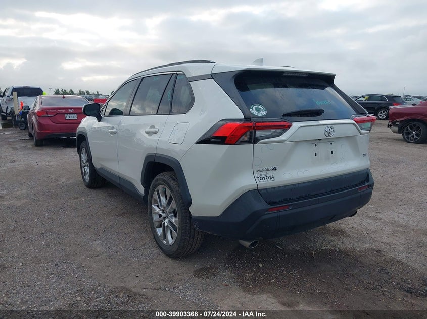 VIN 2T3C1RFV4MW117180 2021 TOYOTA RAV4 XLE PREMIUM