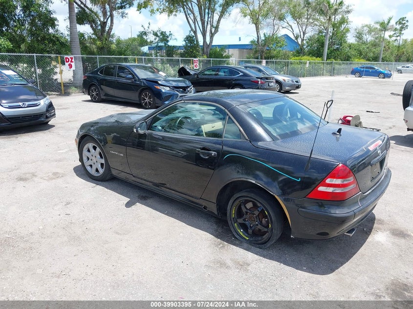 2002 Mercedes-Benz Slk 230 Kompressor VIN: WDBKK49F32F267746 Lot: 39903395