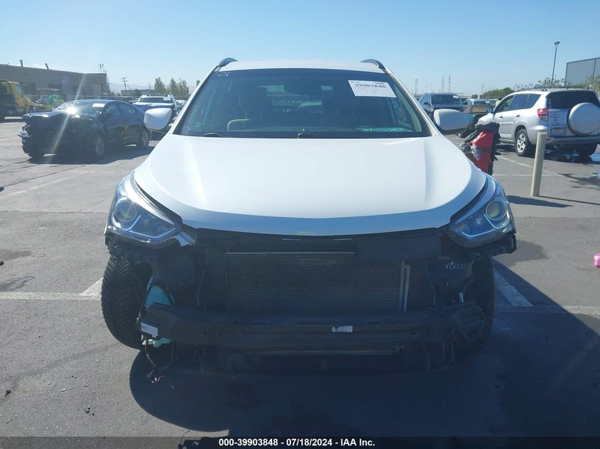 2017 Hyundai Santa Fe Sport 2.4L VIN: 5NMZUDLB8HH032920 Lot: 39903848