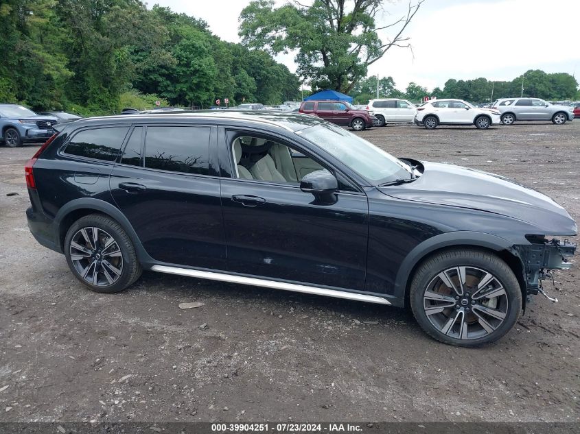 2023 Volvo V60 Cross Country Ultimate VIN: YV4L12WB1P2106418 Lot: 39904251