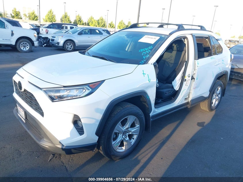 VIN 2T3W1RFV9LW073284 2020 TOYOTA RAV4 XLE