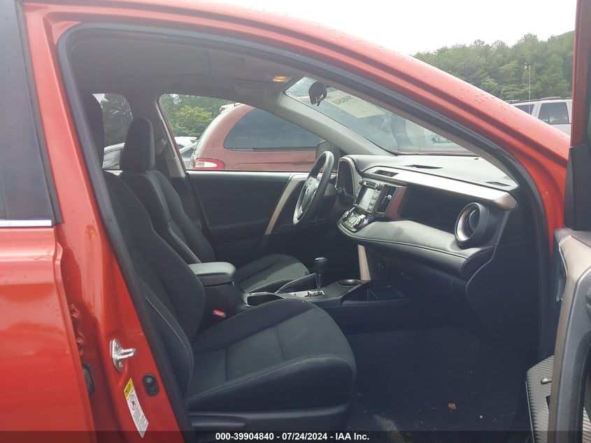 2015 TOYOTA RAV4 XLE - 2T3WFREV6FW171812