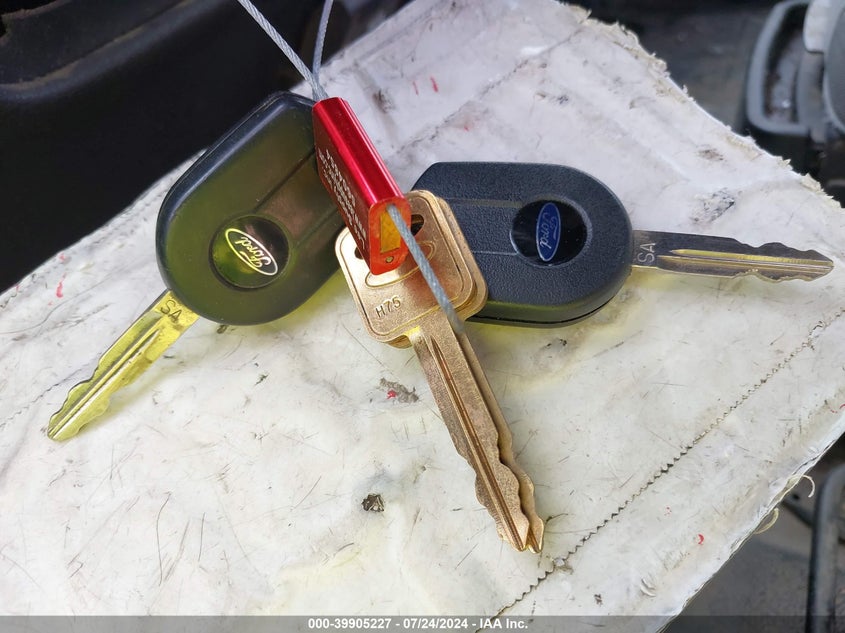 2011 Ford F-150 Xl VIN: 1FTMF1CM1BKD83586 Lot: 39905227