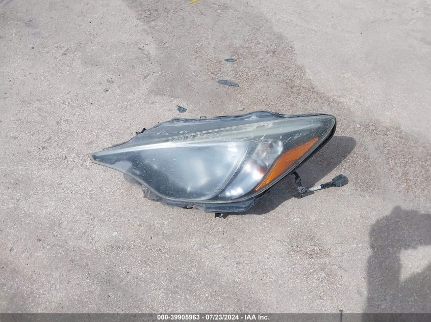 3MYDLBYV1JY325608 2018 Toyota Yaris Ia