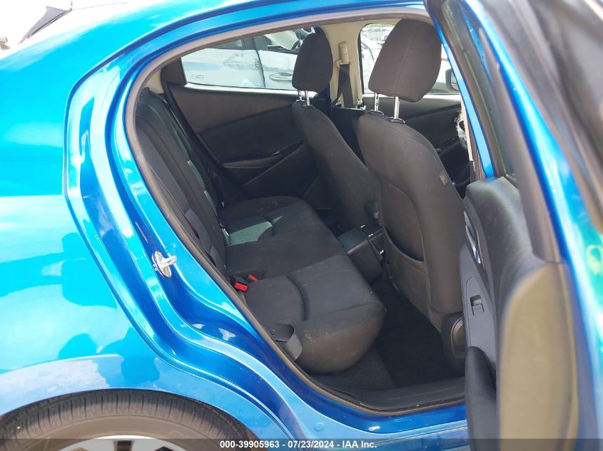 3MYDLBYV1JY325608 2018 Toyota Yaris Ia