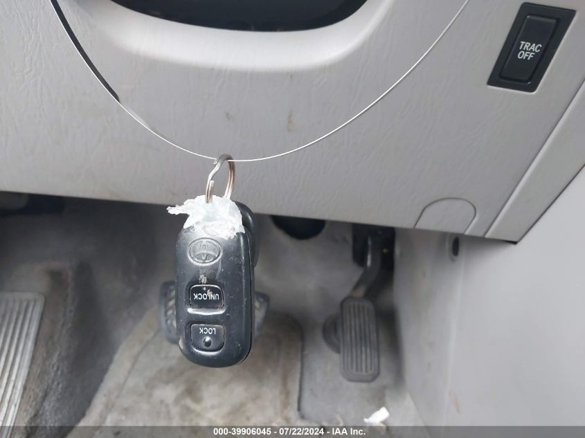 2004 Toyota Highlander Limited V6 VIN: JTEDP21A940017705 Lot: 39906045