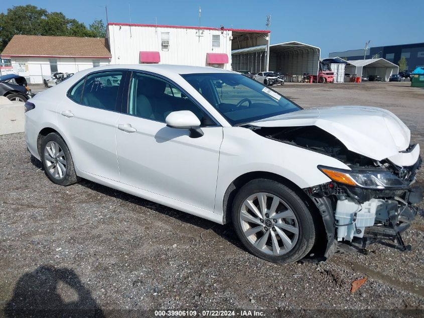 4T1C11AK5MU576662 2021 TOYOTA CAMRY - Image 1