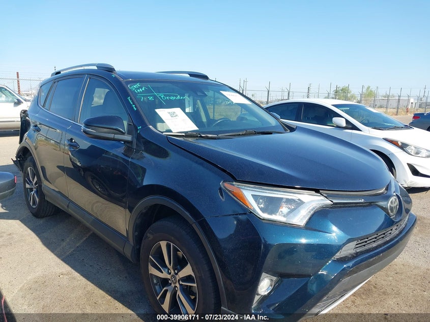 VIN JTMWFREV8JJ157904 2018 TOYOTA RAV4 XLE