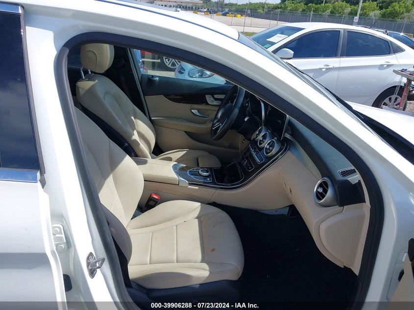 VIN 55SWF8DB7KU303816 2019 MERCEDES-BENZ C 300