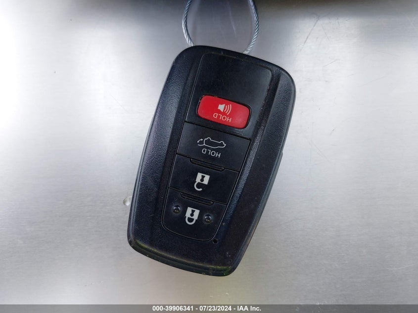 VIN 2T3A1RFV7KW051986 2019 TOYOTA RAV4 XLE PREMIUM