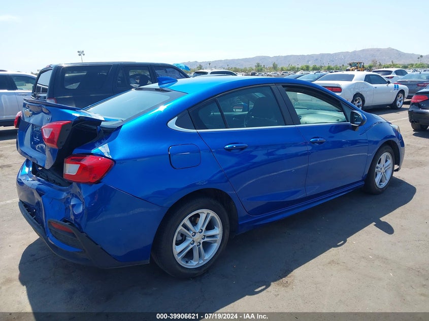 VIN 1G1BE5SM2J7233175 2018 CHEVROLET CRUZE LT AUTO