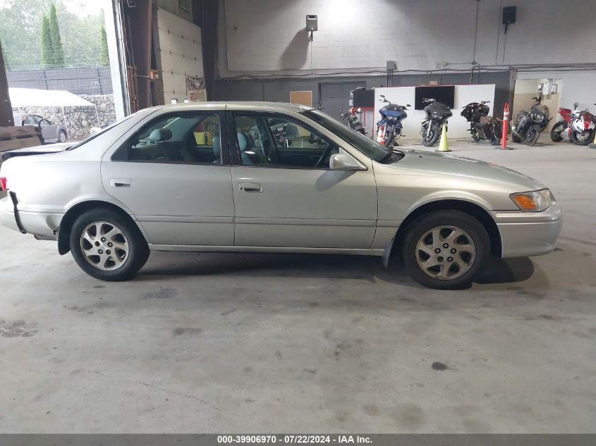 2000 Toyota Camry Le VIN: JT2BG22KXY0461127 Lot: 39906970