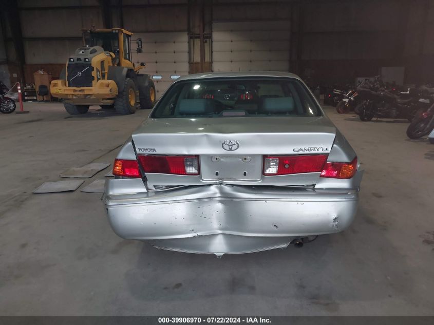 2000 Toyota Camry Le VIN: JT2BG22KXY0461127 Lot: 39906970