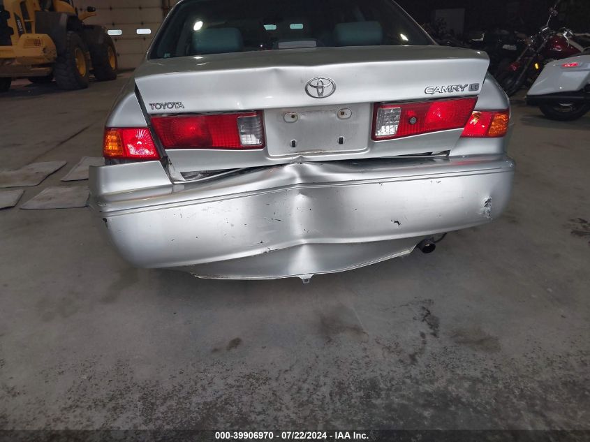 2000 Toyota Camry Le VIN: JT2BG22KXY0461127 Lot: 39906970
