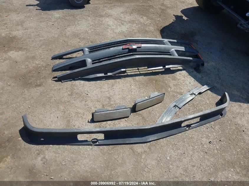 1997 Chevrolet Tahoe VIN: 3GNEK18R3VG119597 Lot: 39906992