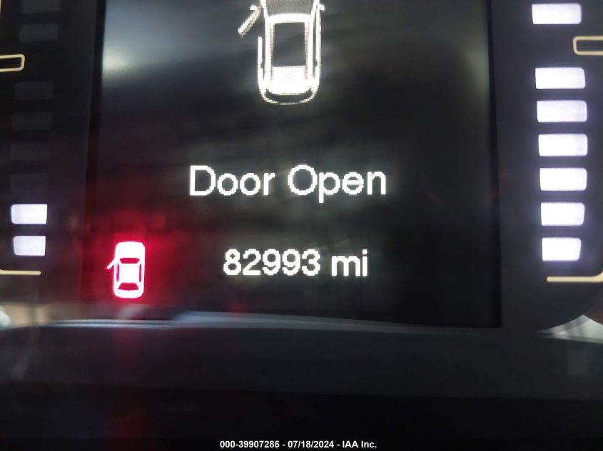 2017 Jeep Cherokee Latitude 4X4 VIN: 1C4PJMCB5HW588194 Lot: 39907285