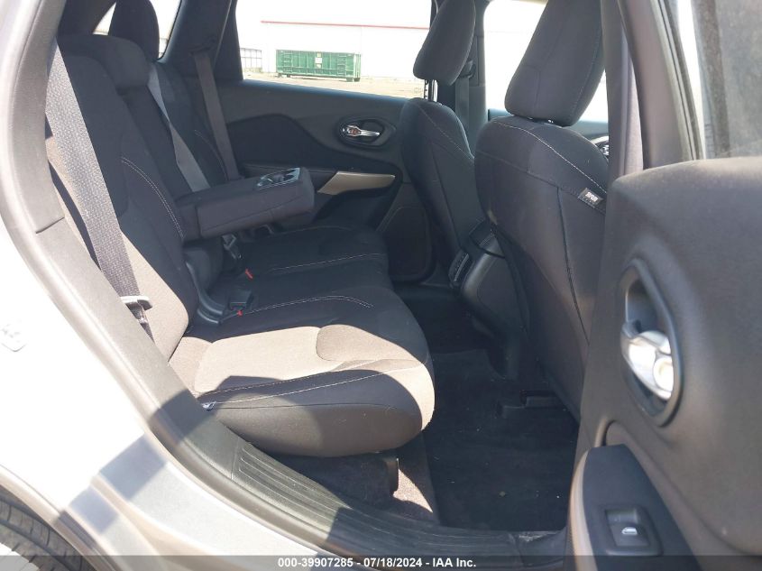 2017 Jeep Cherokee Latitude 4X4 VIN: 1C4PJMCB5HW588194 Lot: 39907285