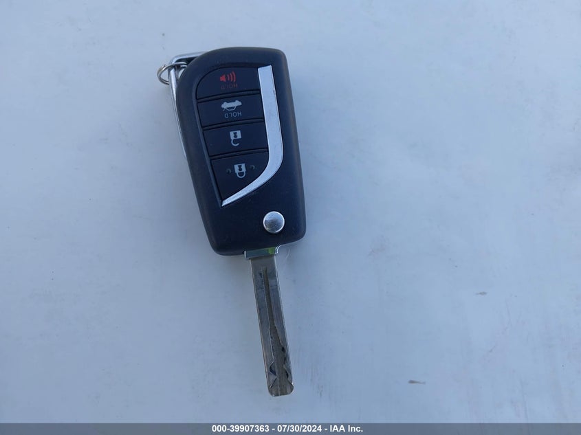 VIN JTDEPRAE9LJ028944 2020 TOYOTA COROLLA LE