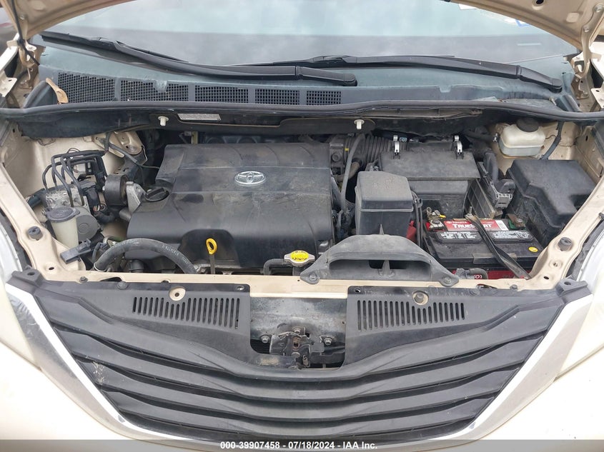 2011 Toyota Sienna Le V6 VIN: 5TDKK3DC9BS088040 Lot: 39907458